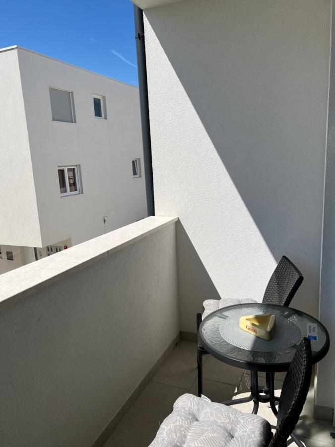 Apartment Sunrise With Private Parking Пула Екстер'єр фото
