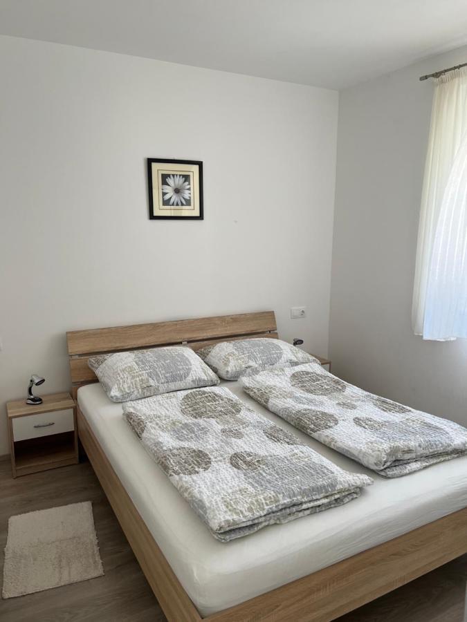 Apartment Sunrise With Private Parking Пула Екстер'єр фото