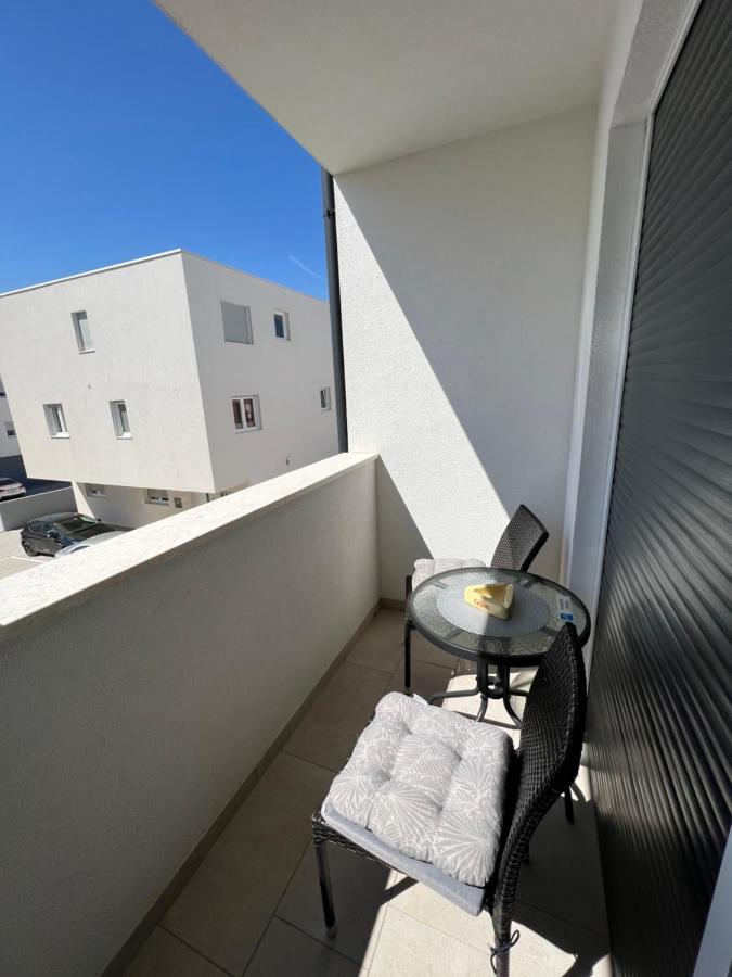 Apartment Sunrise With Private Parking Пула Екстер'єр фото